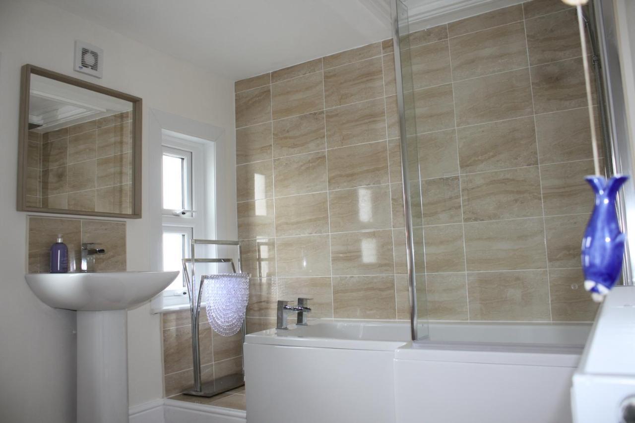 No3 By The Sea Apartment Whitby Bagian luar foto