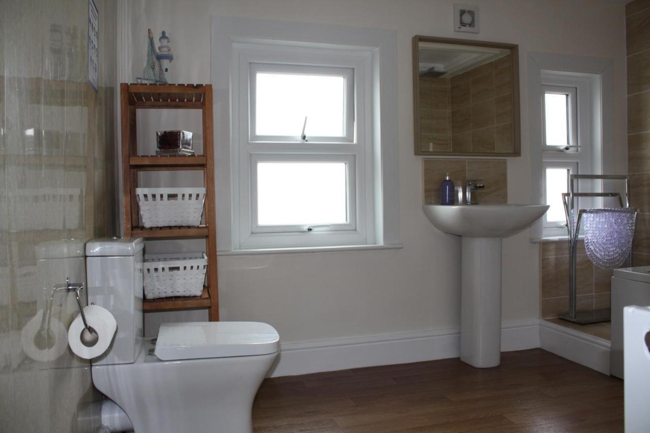 No3 By The Sea Apartment Whitby Bagian luar foto