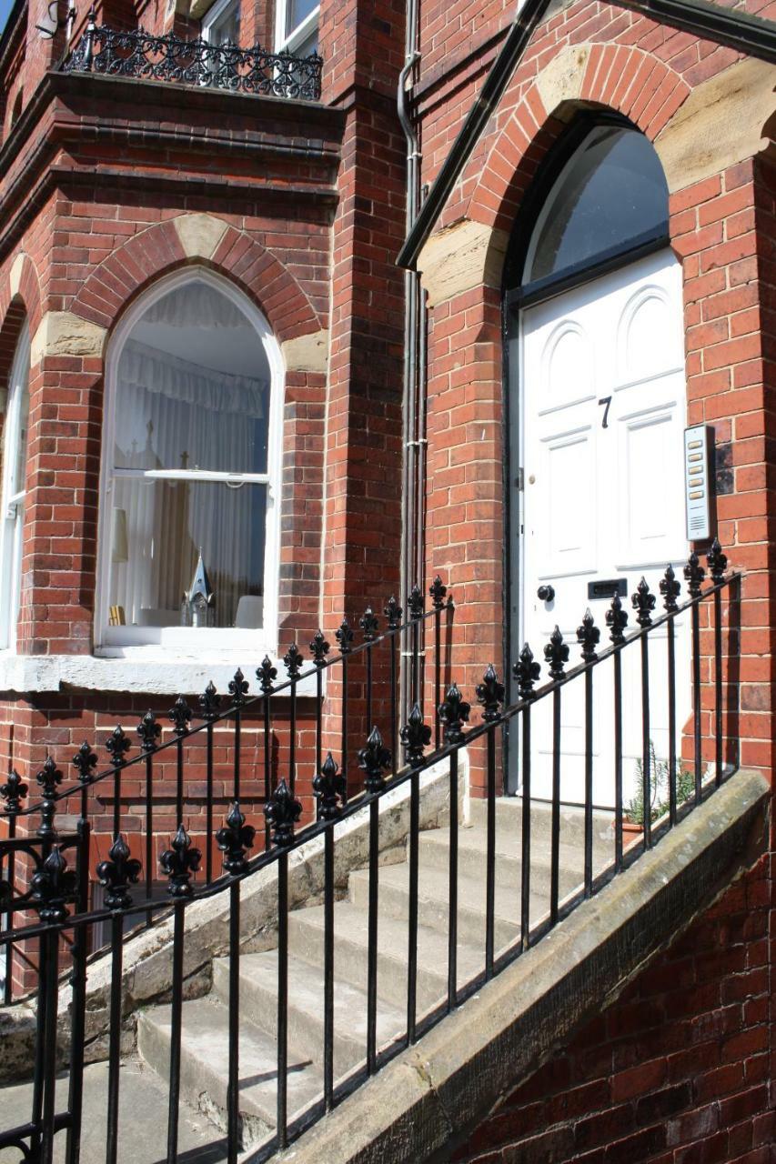 No3 By The Sea Apartment Whitby Bagian luar foto